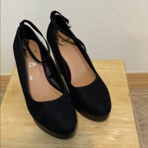 Report Black Lucille Size 61/2